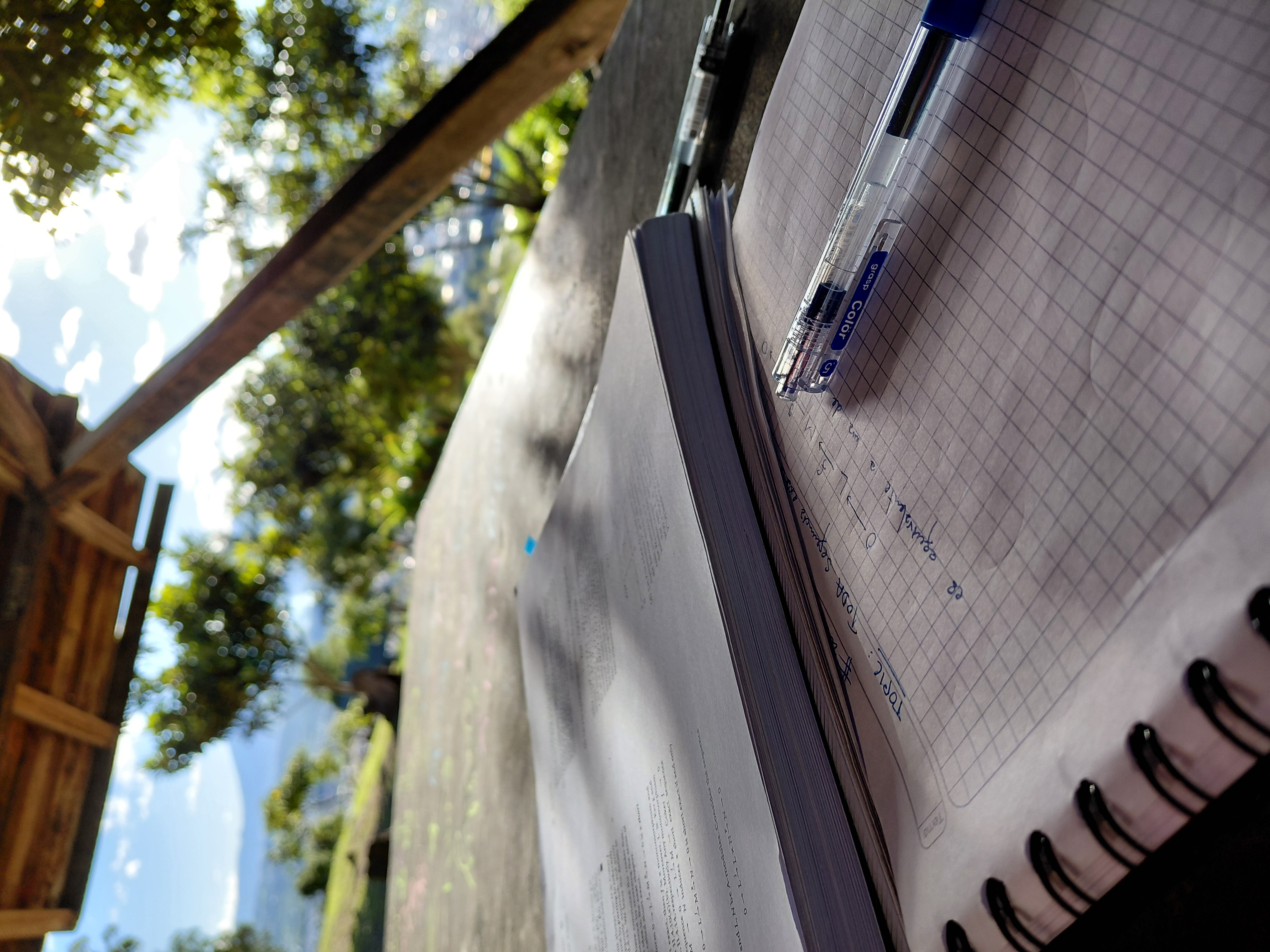 Cuaderno y lápiz